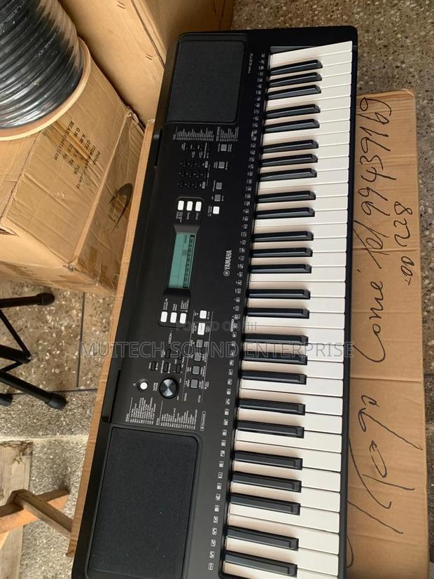 Yamaha Keyboard PSR-283 · Photo 2