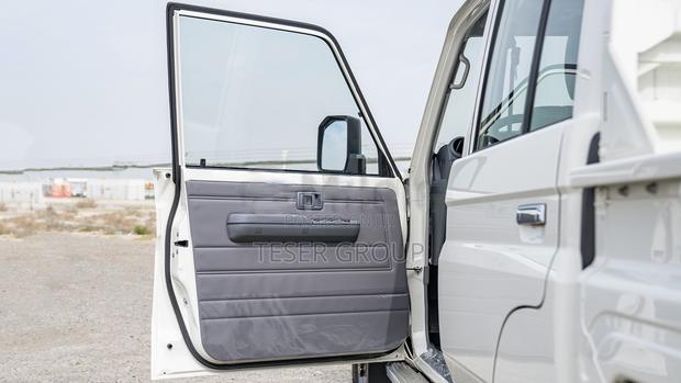 New Toyota Land Cruiser 2023 White · Photo 8