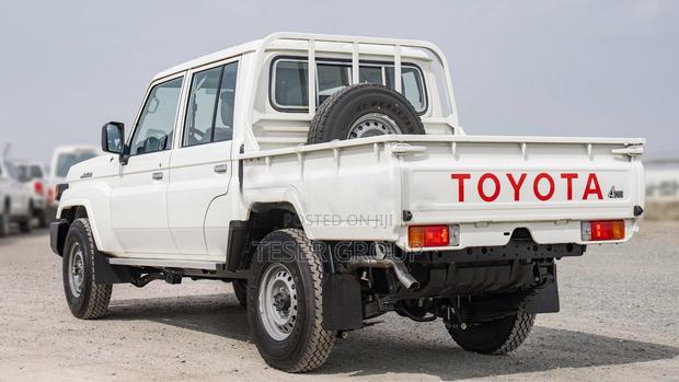 New Toyota Land Cruiser 2023 White · Photo 6