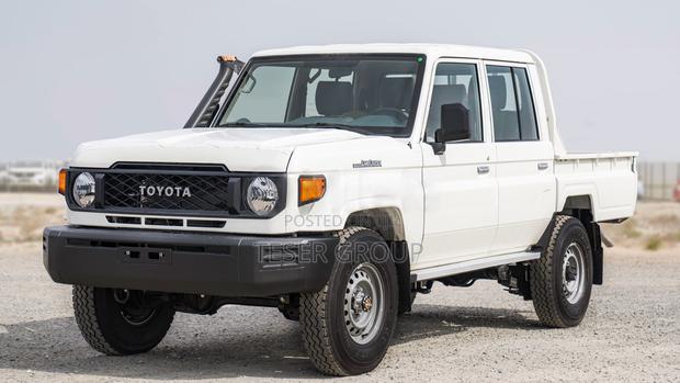 New Toyota Land Cruiser 2023 White · Photo 2