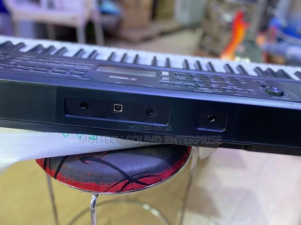 Yamaha Keyboard( PSR-E383) · Photo 2