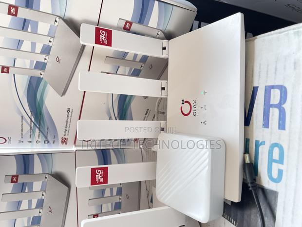Olax Universal 4G Router With Power Bank · Photo 2