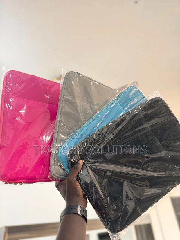 Foamy Laptop Bag · Photo 1