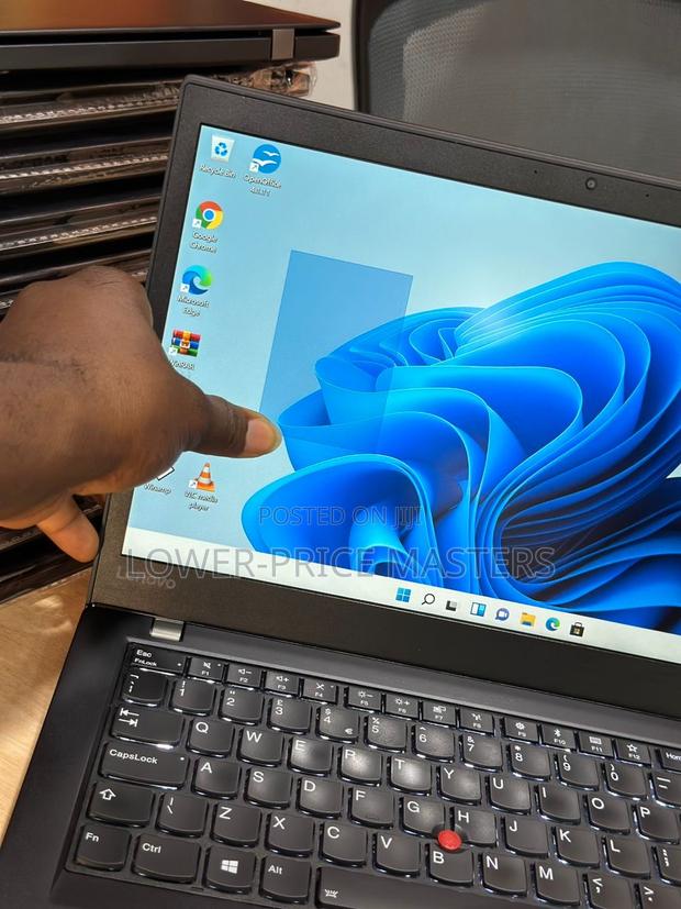 New Laptop Lenovo ThinkPad T470s 8GB Intel Core I5 SSD 256GB · Photo 1