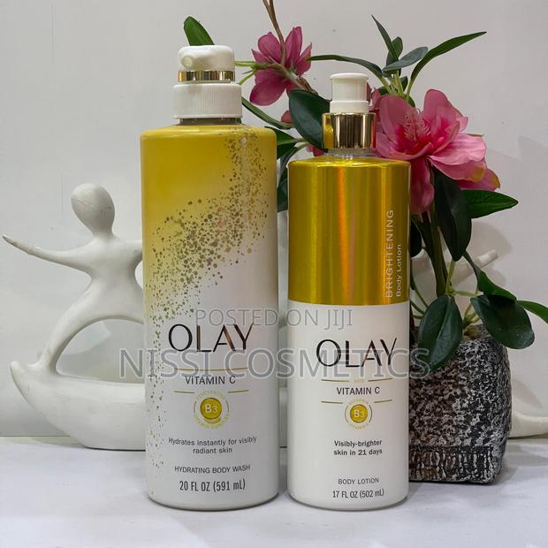 Olay With Vitamin C ° Visibly-Brighter Body Set · Photo 1