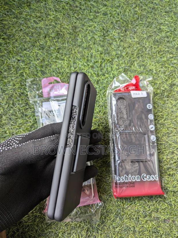 Samsung Galaxy Z Fold 3 and 4 Case · Photo 3