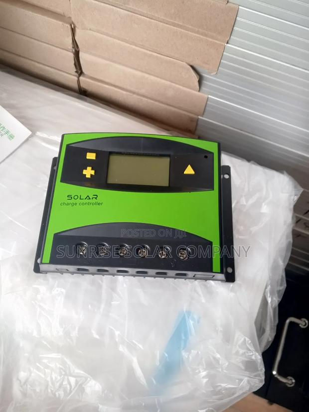 Solar Charge Controller 50A · Photo 4