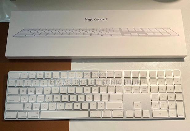 Apple Magic Keyboard With Tocuh · Photo 1