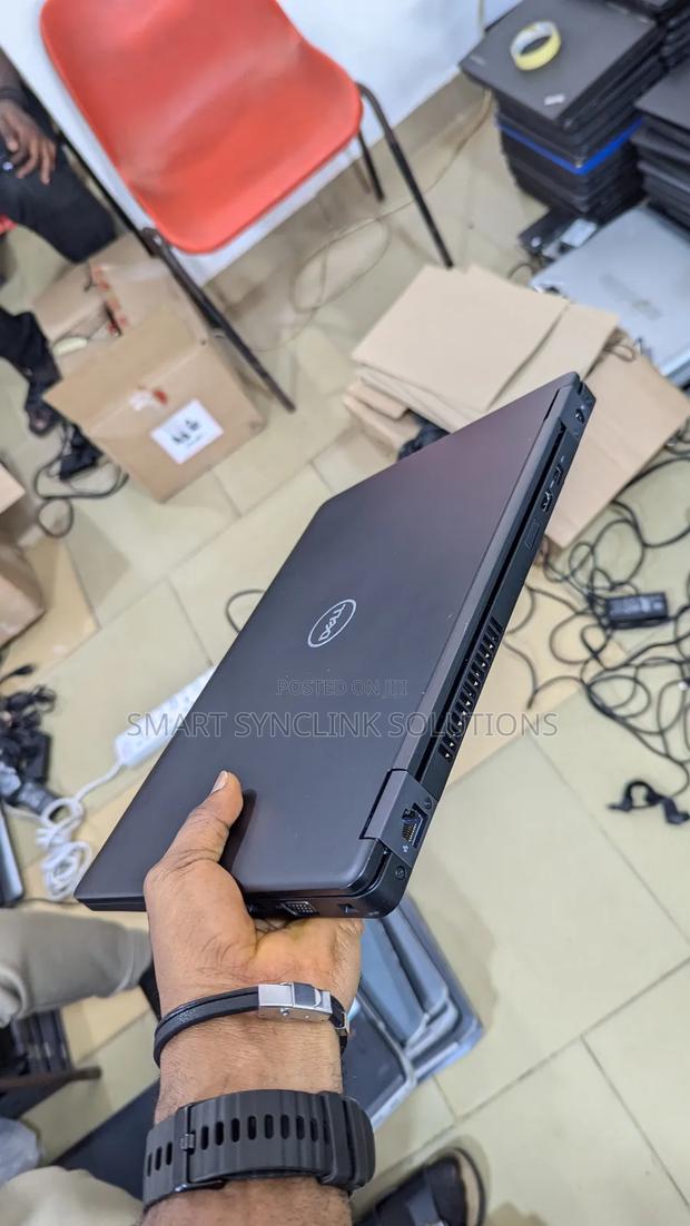 New Laptop Dell Latitude 5490 8GB Intel Core i5 SSD 256GB · Photo 3