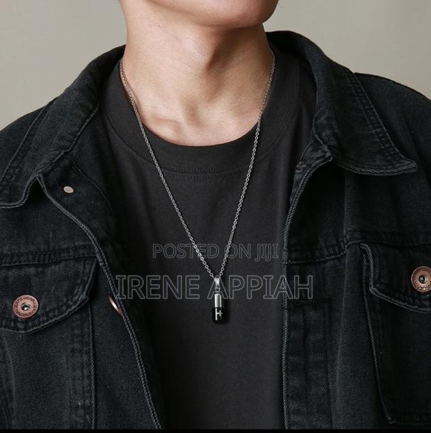 Pill Pendant Necklace · Photo 1