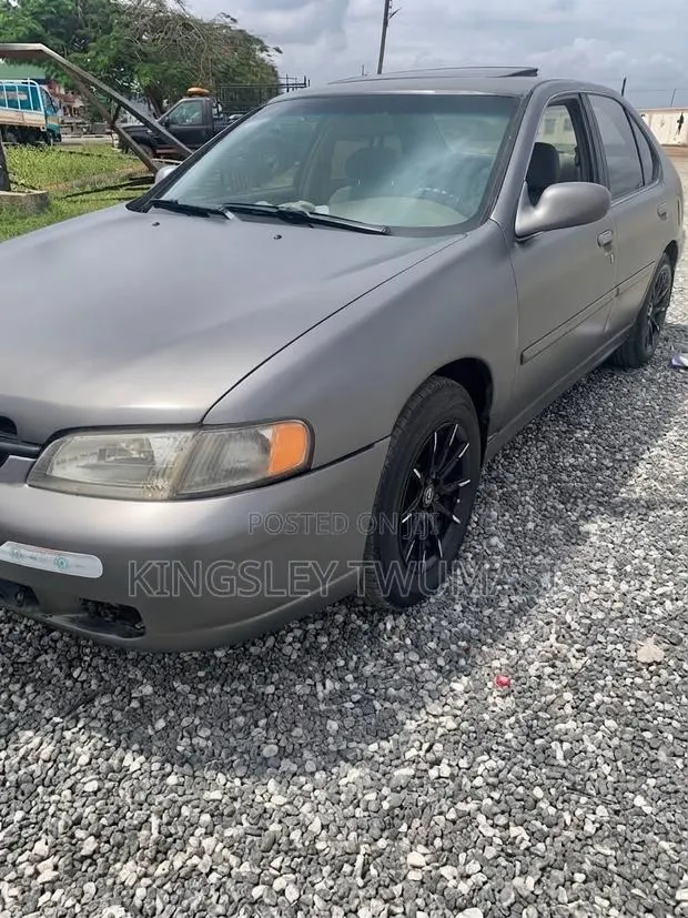 Nissan Altima Automatic 2001 Gray · Photo 1