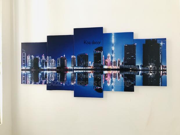 Wall Arts Decor Frame City Canvas · Photo 1