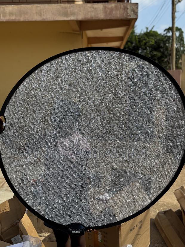 Godox W-RFT Collapsible Windproof Reflector · Photo 3
