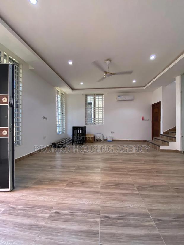 3bdrm House in Bronko Housing, Spintex for rent · Photo 3