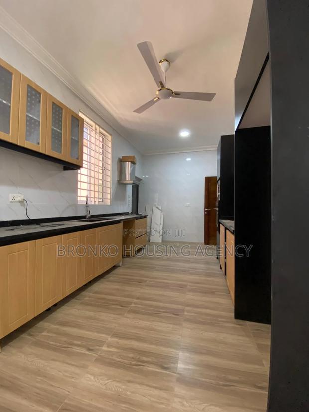3bdrm House in Bronko Housing, Spintex for rent · Photo 5