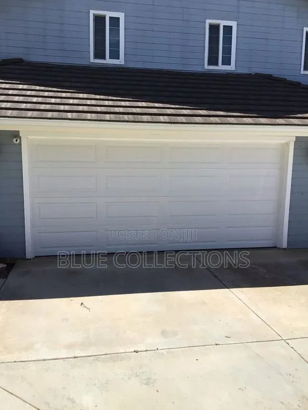 Automated Garage Door · Photo 1
