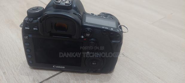 Canon 5d Mark Iv With 50mm Lens · Photo 4