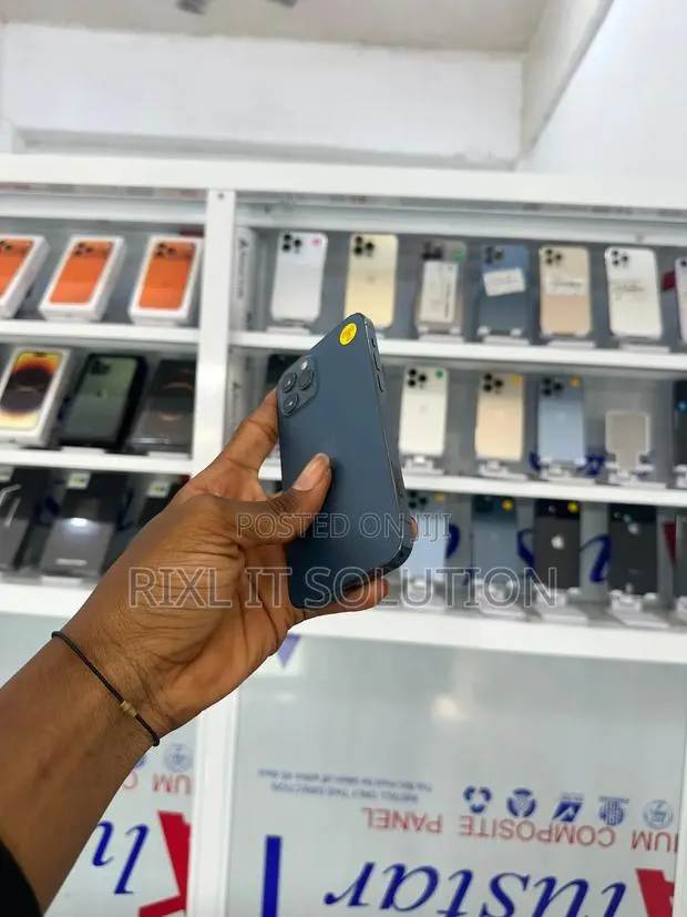 Apple iPhone 12 Pro 256 GB Gray · Photo 1