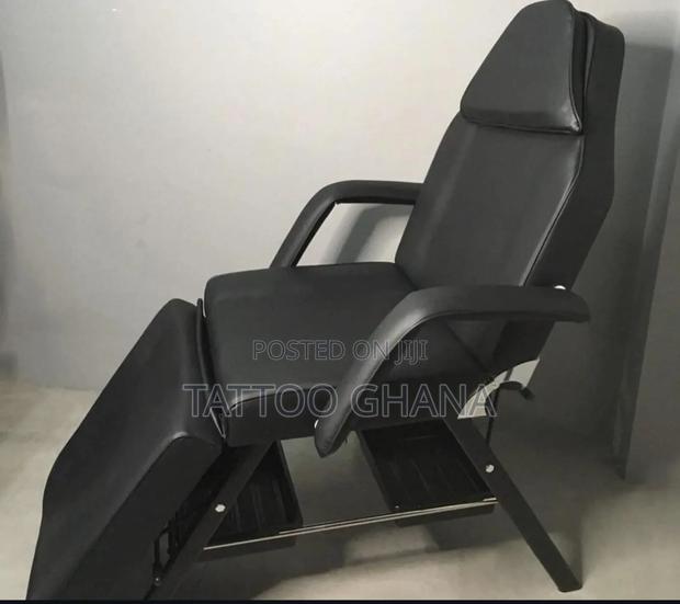 Tattoo Bed / Spa Bed · Photo 1