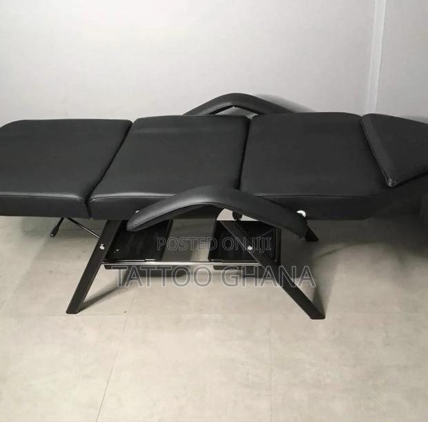 Tattoo Bed / Spa Bed · Photo 2