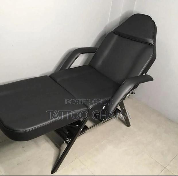Tattoo Bed / Spa Bed · Photo 3
