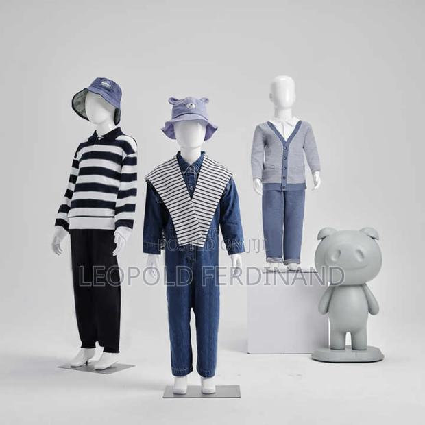 White Kid Mannequins · Photo 2