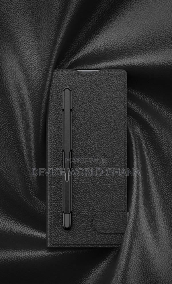 Clamshe Leather Flip Case for Samsung Z Fold 6 With Pen Slot · Photo 2