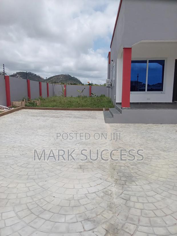 2bdrm House in Budumburam for sale · Photo 4