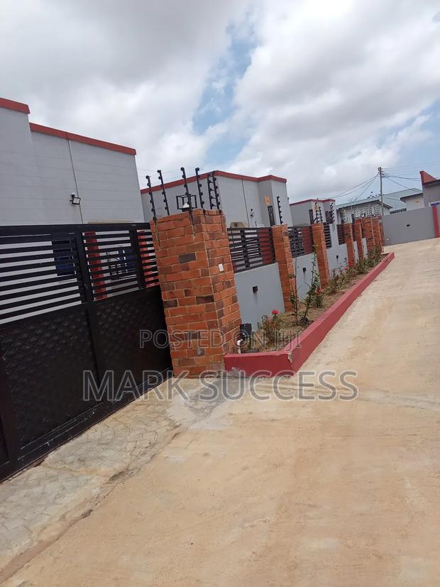 2bdrm House in Budumburam for sale