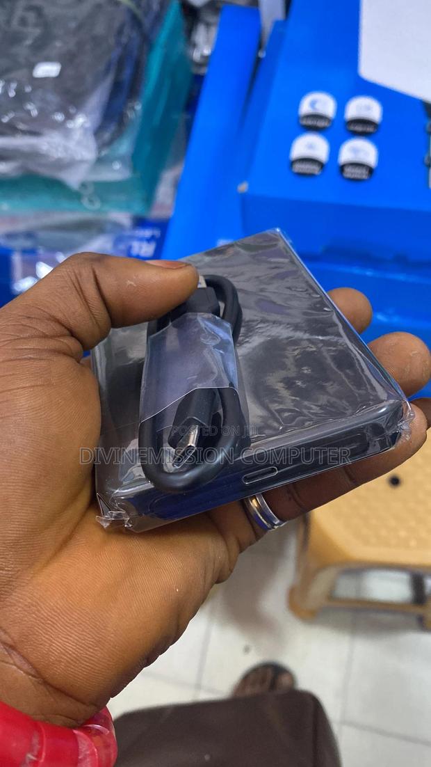 Type C Hard Drive Case · Photo 4