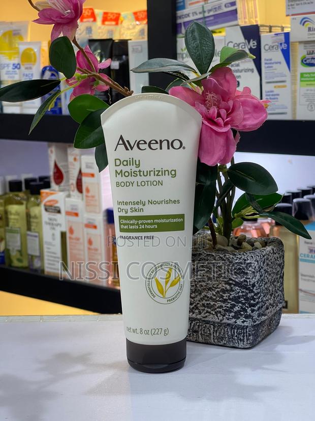 Aveeno. Daily Moisturizing BODY LOTION Nourishes Dry Skin · Photo 1
