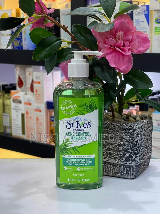 St. Ives Acne Control Cleanser · Photo 1