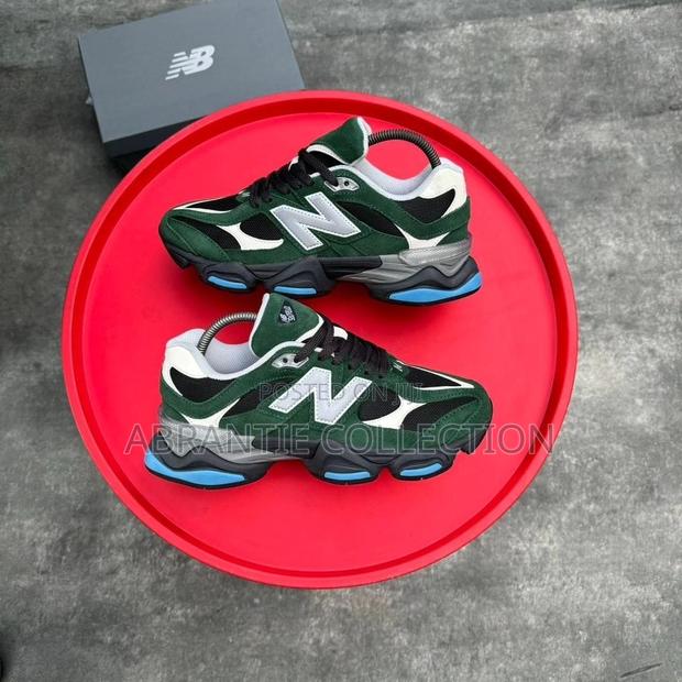New Balance 9060 Forest Green · Photo 2