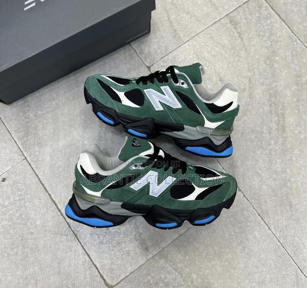 New Balance 9060 Forest Green · Photo 1