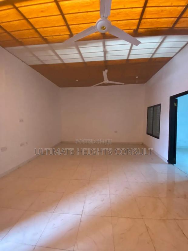 2bdrm Apartment in Official Town for rent · Photo 2