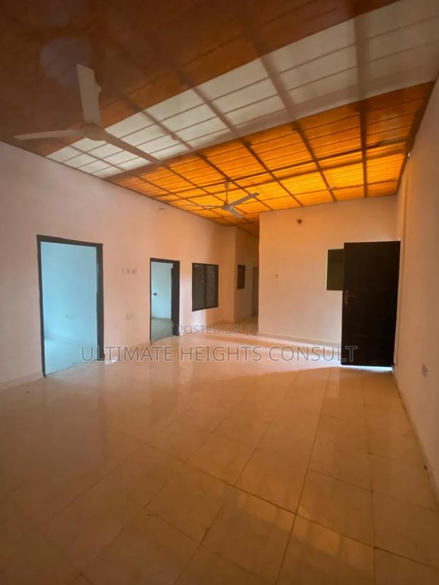 2bdrm Apartment in Official Town for rent · Photo 3