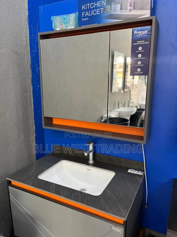 Frencia Wall Hung Cabinet Basin · Photo 3