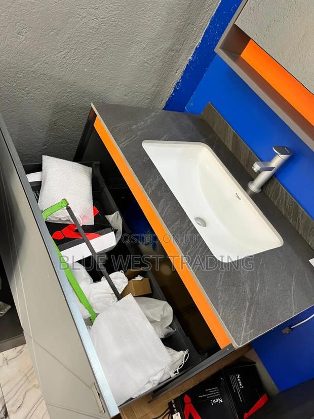 Frencia Wall Hung Cabinet Basin · Photo 4