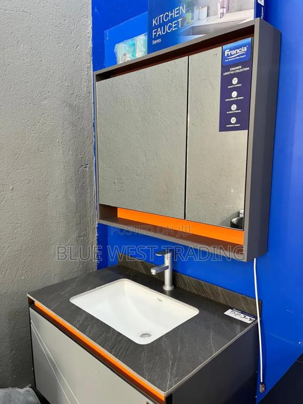 Frencia Wall Hung Cabinet Basin · Photo 5