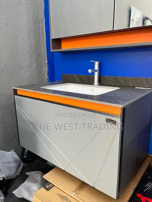 Frencia Wall Hung Cabinet Basin · Photo 6