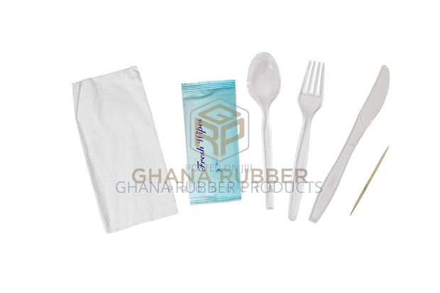 Cutlery Set Deluxe With Wet Wipes (800 Packets) · Photo 1