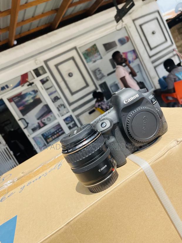 Purchase Classic Canon EOS 5D Mark IV Digital SLR Camera · Photo 1