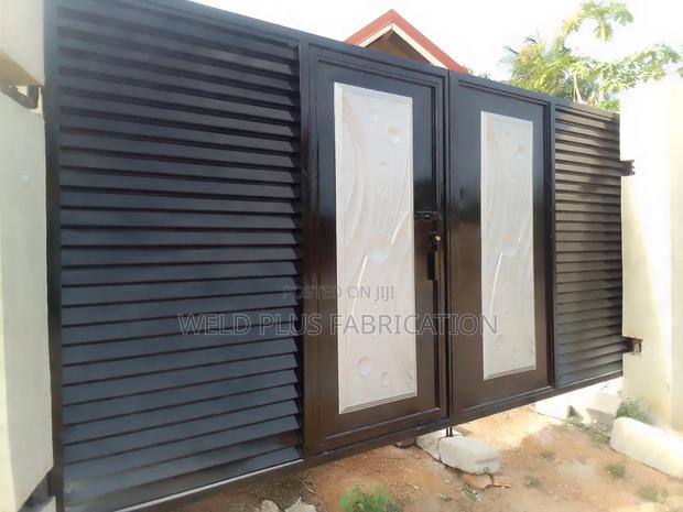 Fence Gate With Tough Galvanized Material · Photo 3