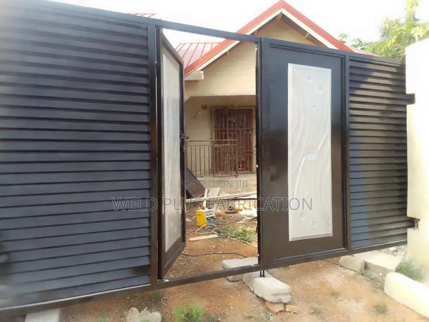 Fence Gate With Tough Galvanized Material · Photo 4