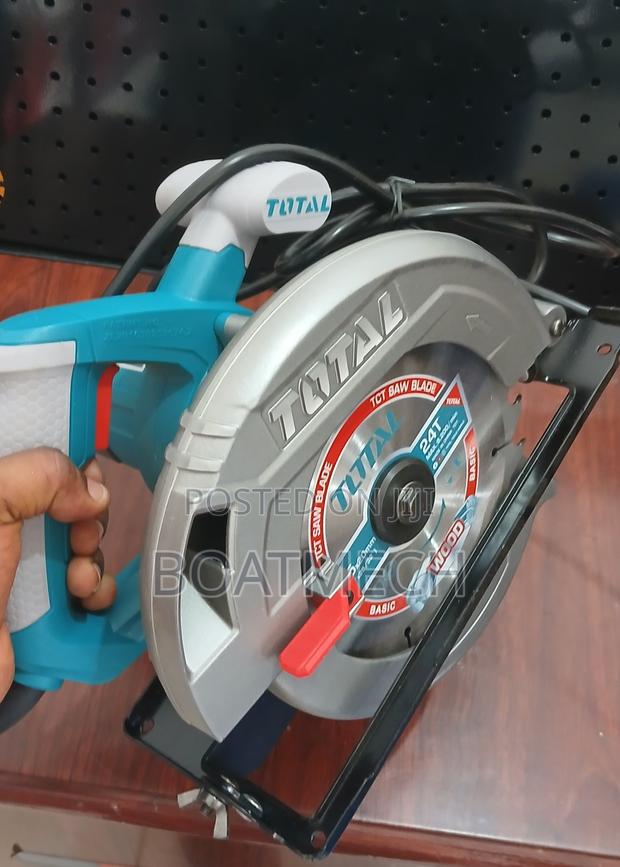 Total Circular Saw 1600W - 185mm · Photo 2