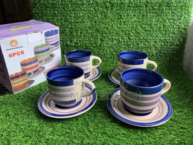 8pcs Elegant Cups and Saucers · Photo 1