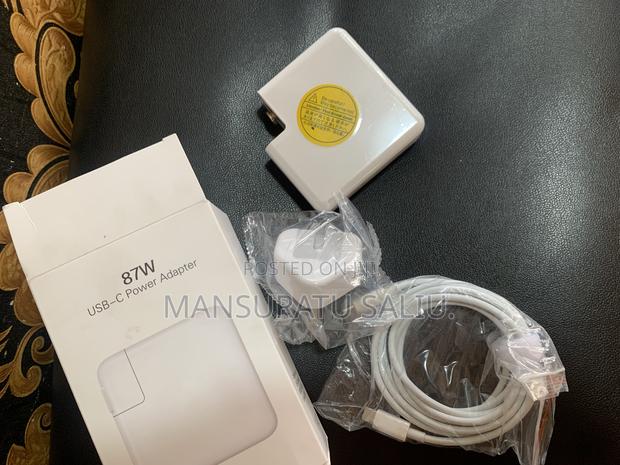 85 Watt Mac Book Type C Charger · Photo 3