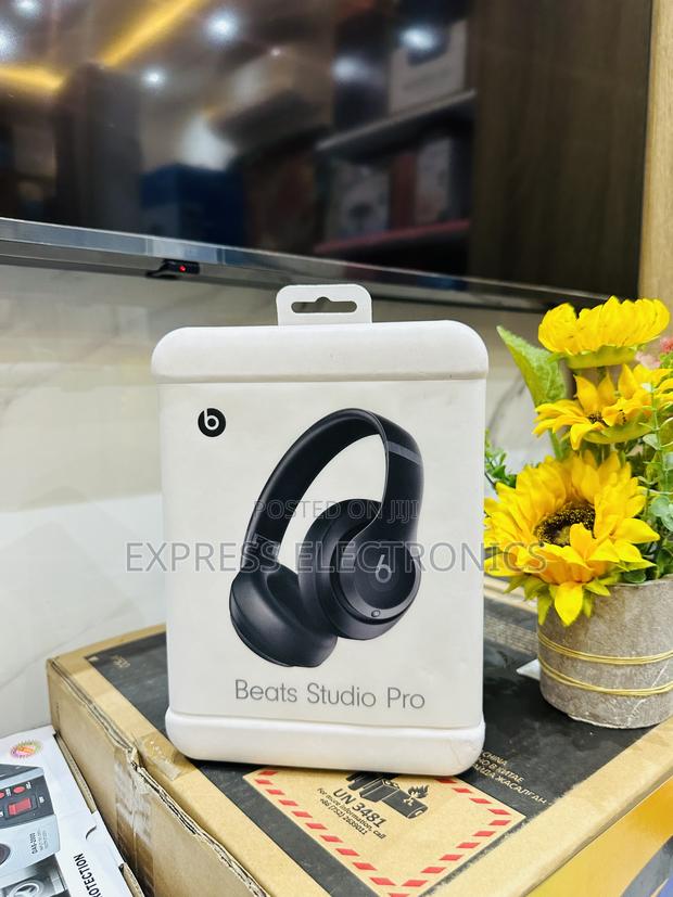 Bose Studio Pro Brilliant Sound Headset · Photo 1