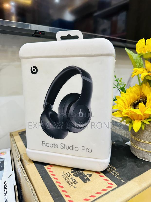 Bluetooth Wireless Headphones Bose Studio Pro · Photo 1