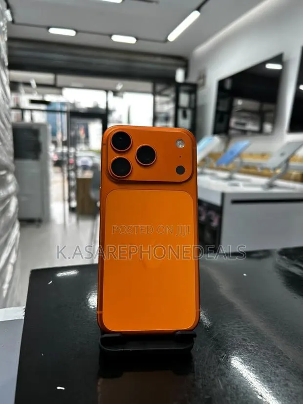 Apple iPhone 17 Pro 256 GB Orange · Photo 1